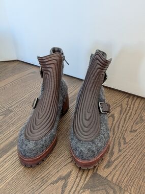 NWOB Gray Wool-Blend Lug Ankle Boots